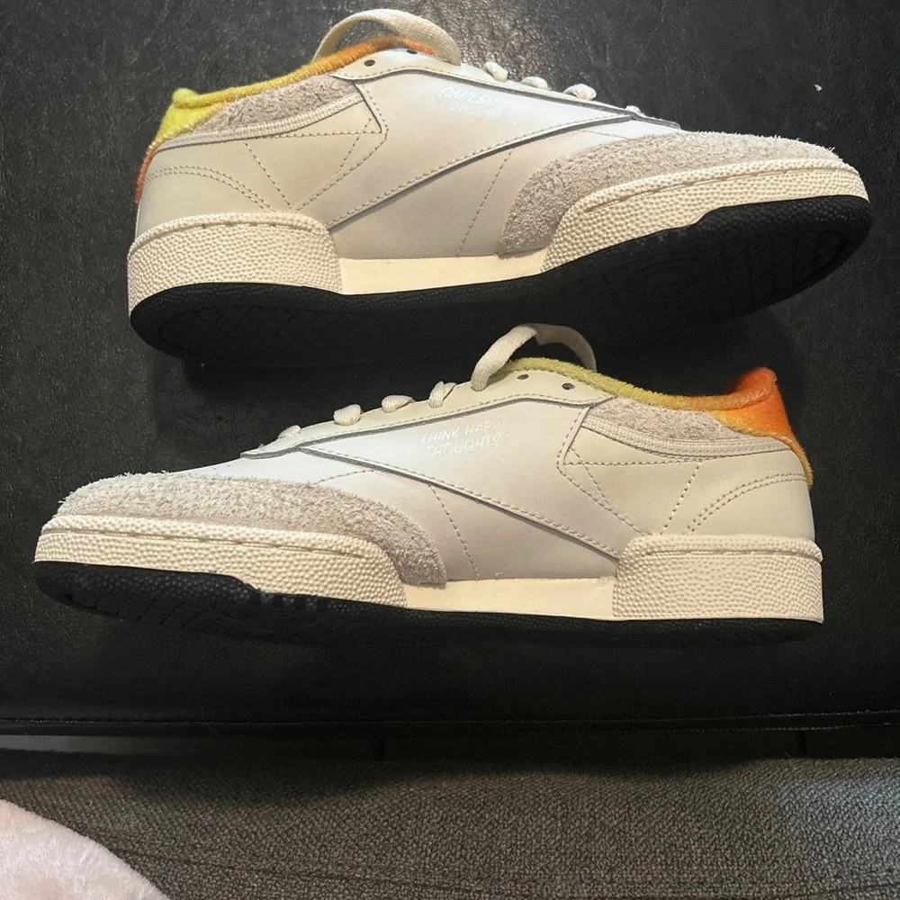 Reebok Smiley Club C 85’s - Picture 5 of 9